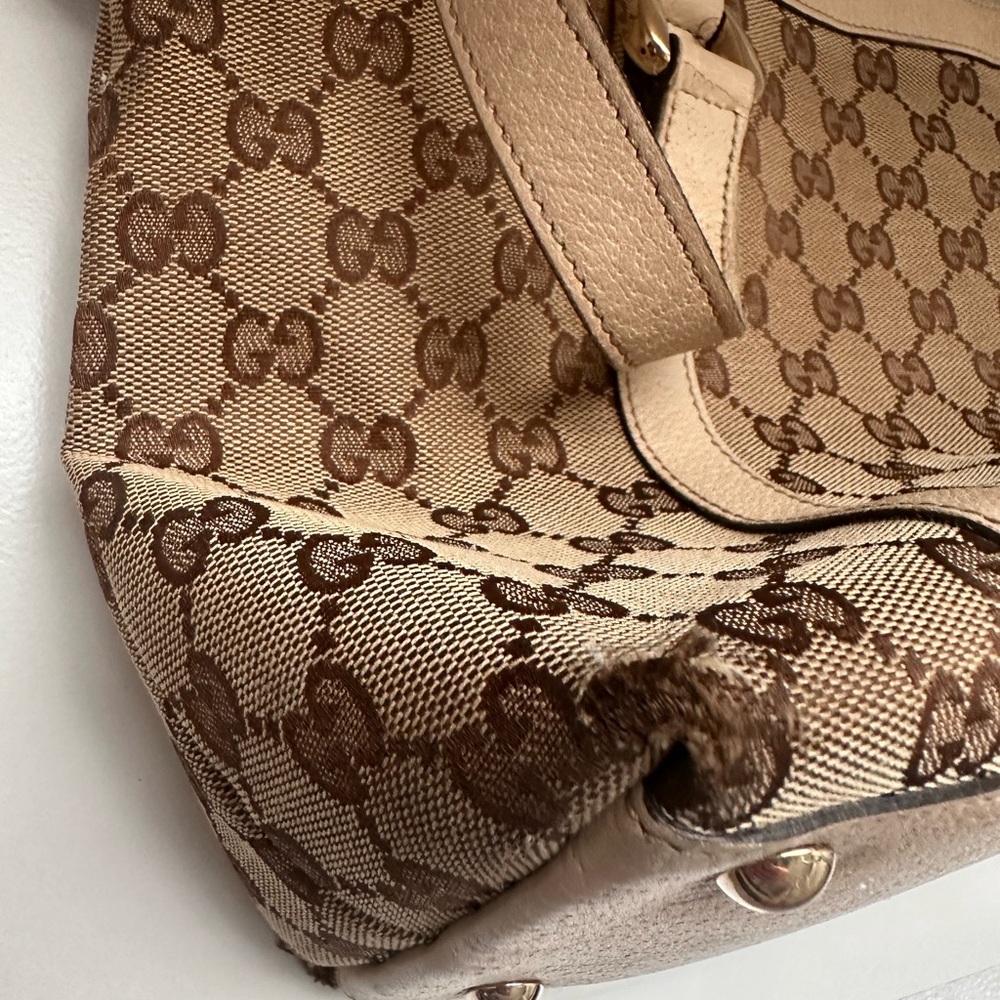 Authentic Gucci GG Canvas Tote Bag – Classic Monogram – Tan Leather Trim - Picture 9 of 15
